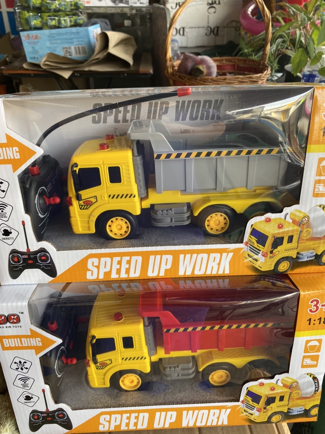 525-3 รถบังคับของเล่น รถบรรทุกบังคับวิทยุรีโมทพร้อมสายชาร์จ ปลีกคันละ