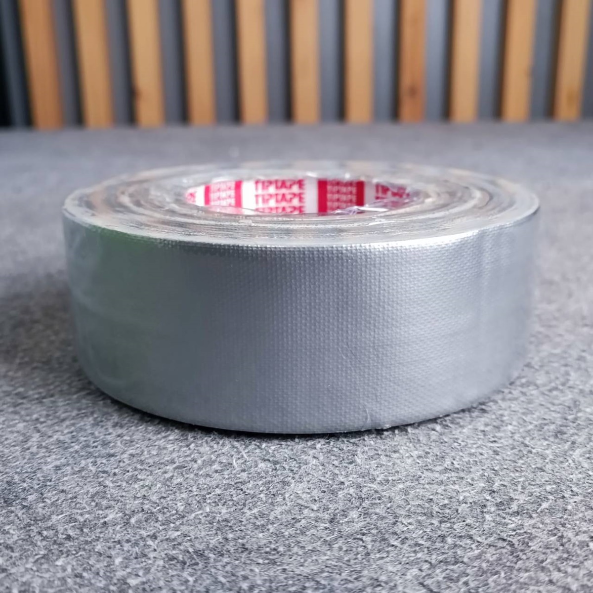 1ม้วน สีเทา แร็คซีน2นิ้ว 50หลา เทปกาว2" เทปกาว2นิ้ว เทป อุปกรณ์สำหรับงานเวที แร็คซีนสีเทา แร็คซีนยาว50หลา แร็คซีน50หลา เอไอ-ไพศาล