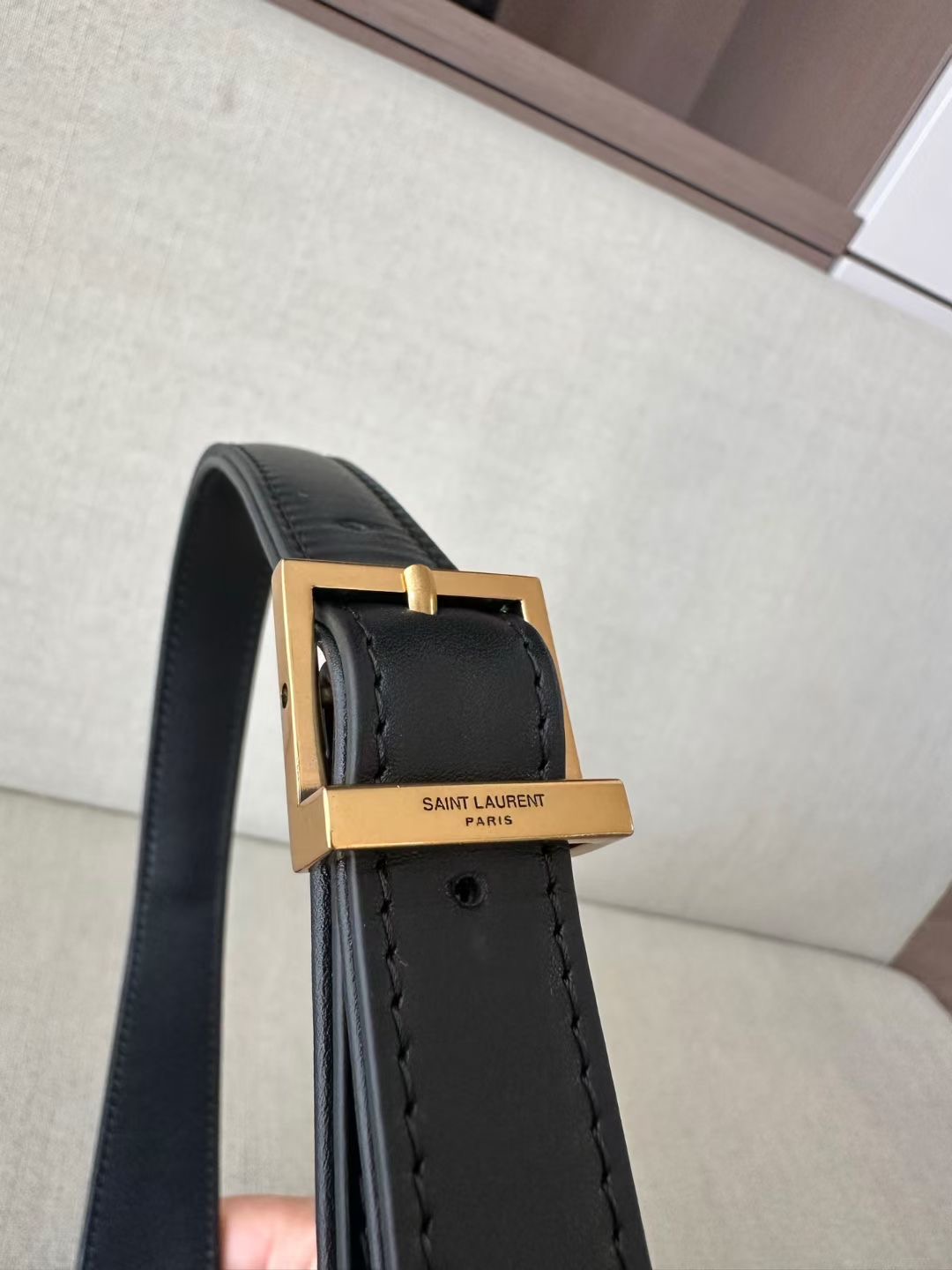 **Do** กระเป๋าหนัง YSL LE 5 À 7 IN SMOOTH LEATHER สินค้าใหม่ ของแท้