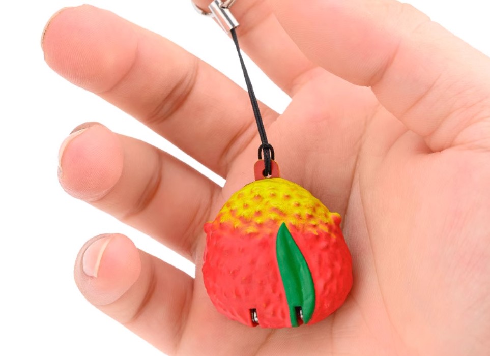 พวงกุญแจ กระไกรตัดเล็บ แบบมินิ รูป ผลไม้ ลิ้นจี่ และ สัปปะรด น่ารัก ๆ ของขวัญ ของชำร่วย งานแต่งงาน น่ารัก ๆ 610102