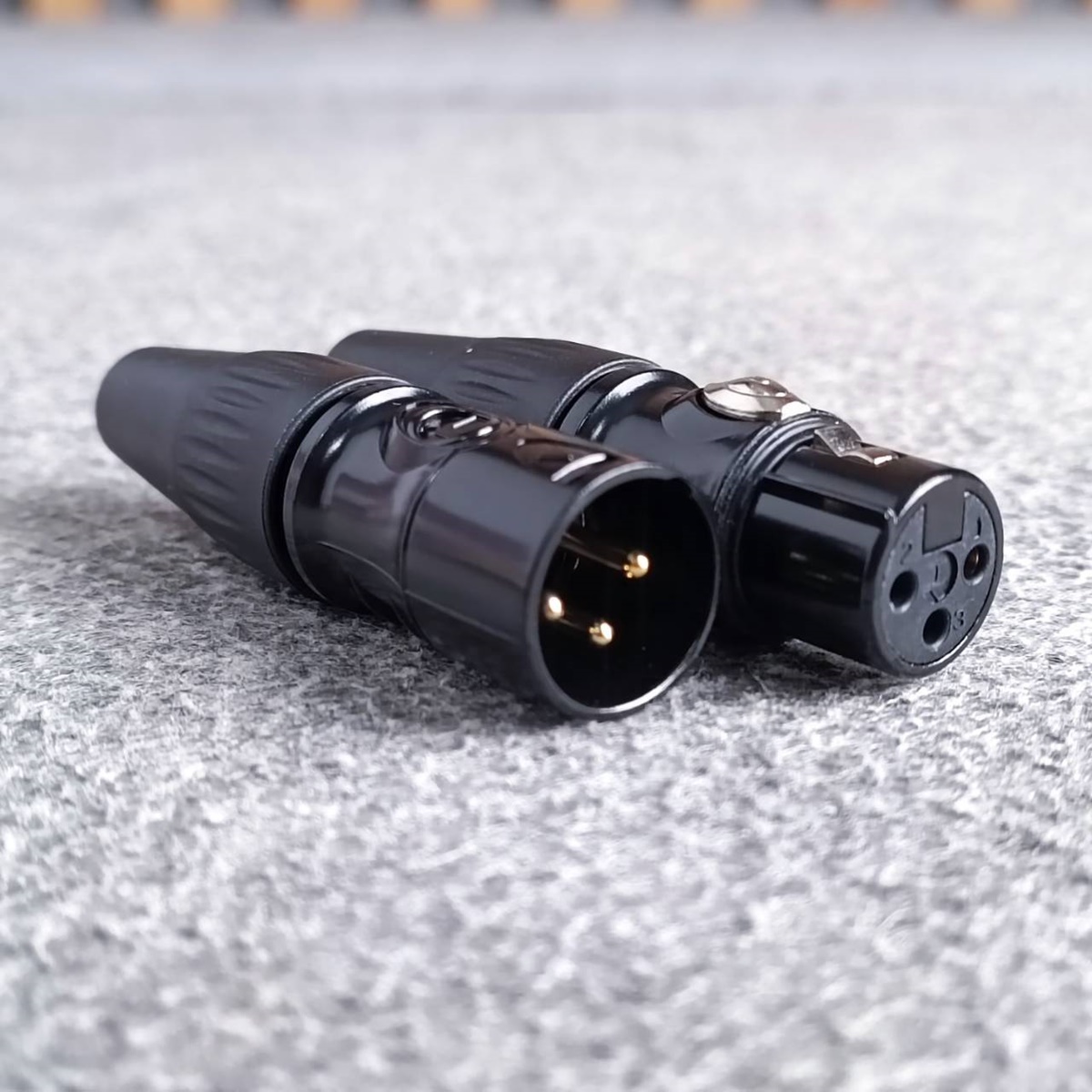 (1คู่ ผู้+เมีย) สีดำ REAN XLR ตัวผู้ + XLR ตัวเมีย RCX3F-M-012-1 + RCX3M-M-012-1 by NEUTRIK เอไอ-ไพศาล