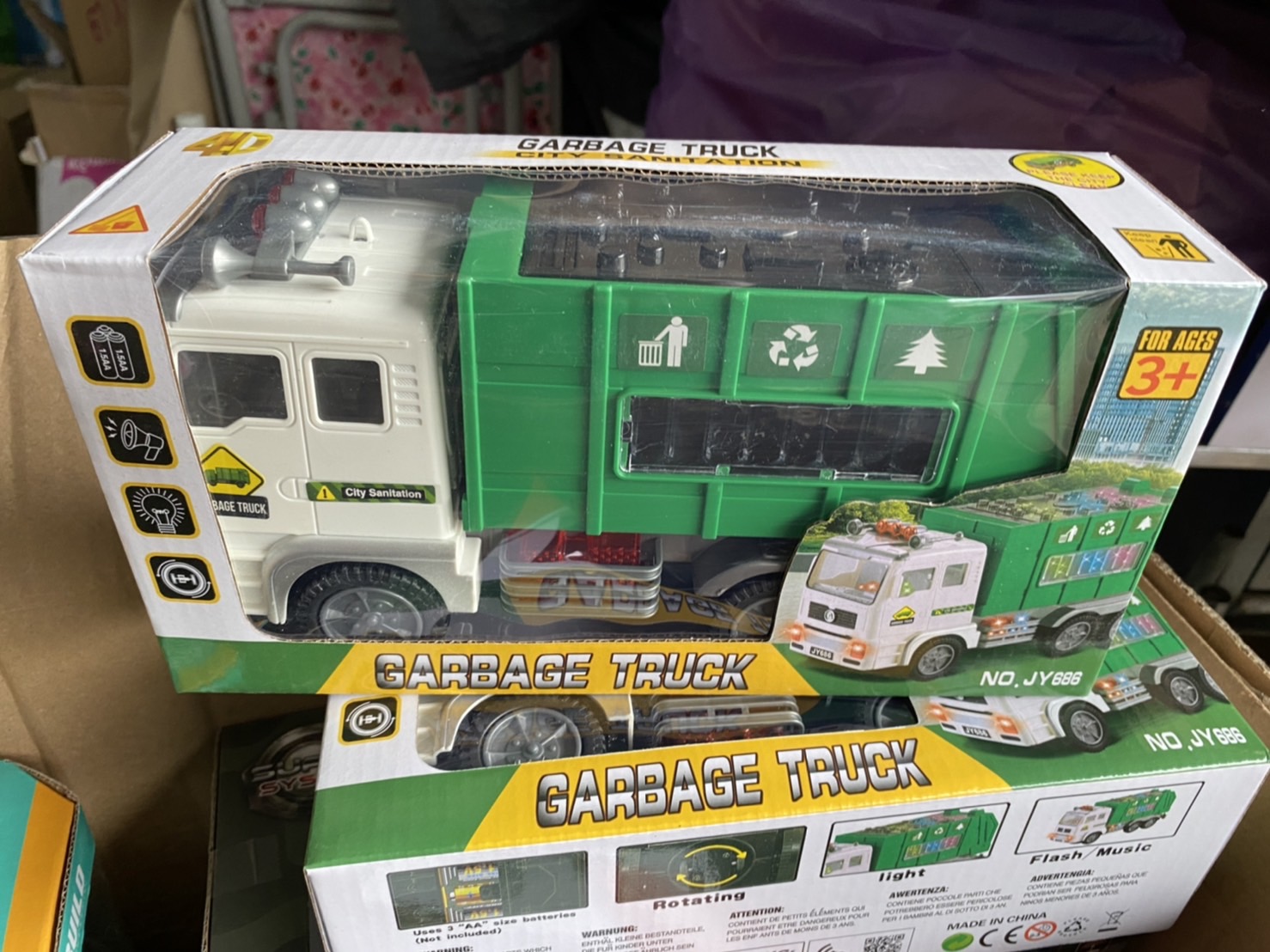 JY686 ของเล่นเด็กรถขยะชนถอยมีเสียงมีไฟ คันละ