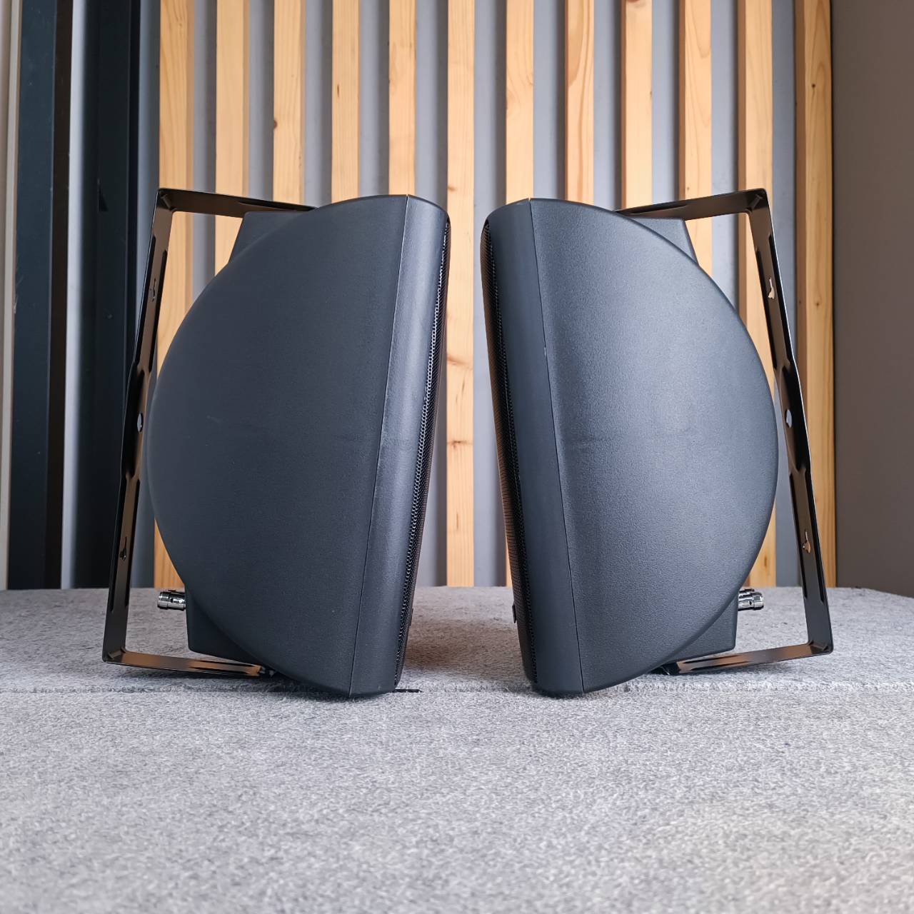 1 คู่ สีดำ DECCON sern-65B ตู้ลำโพง แขวน 6นิ้ว sern65 B sern 65 ตู้ ลำโพง ติดผนัง เอไอ-ไพศาล