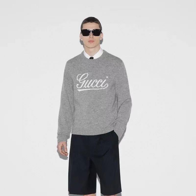 **do** เสื้อสเวตเตอร์ Gucci WOOL SWEATER WITH GUCCI INTARSIA ใส่ได้ ชาย หญิง สินค้าใหม่ แท้