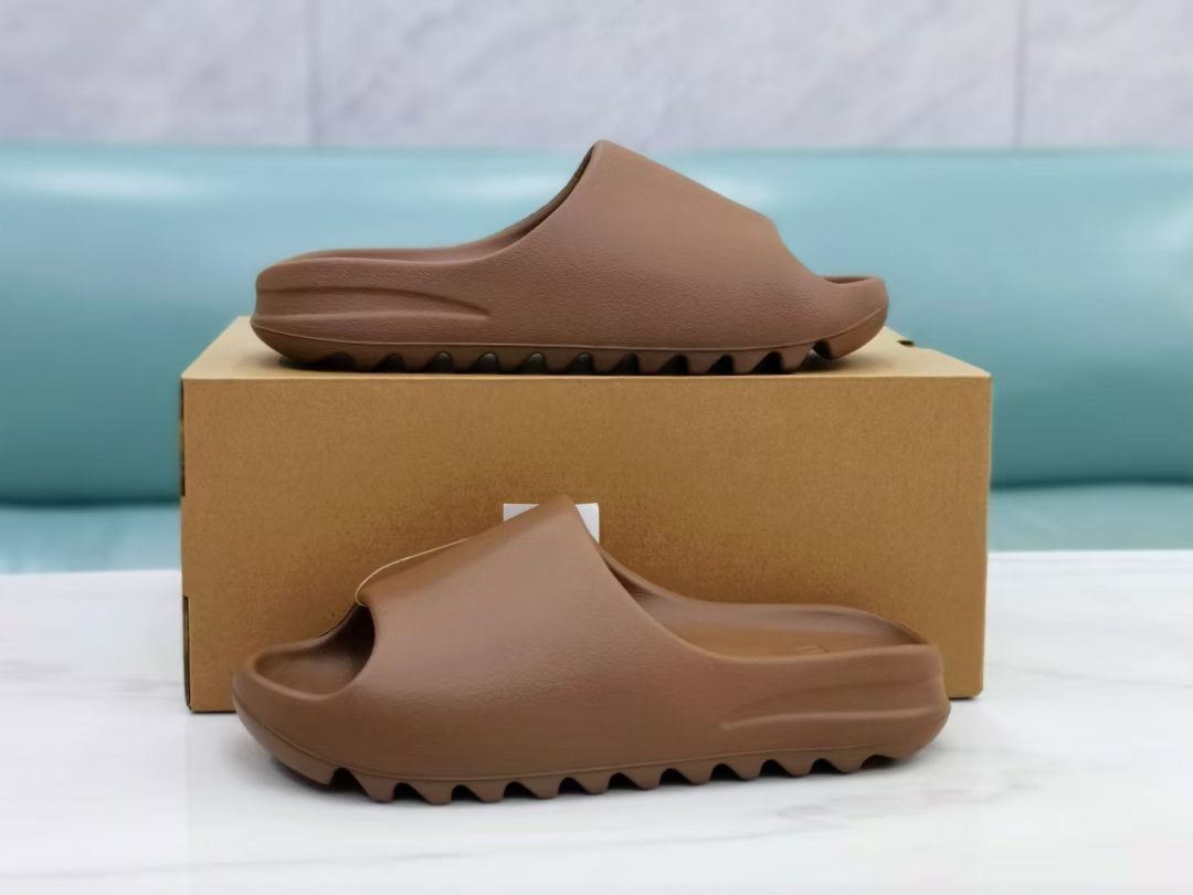 **C2** รองเท้าแตะ adidas Yeezy YEEZY "Flax" slides มีไซส์ Us3-11 สินค้าใหม่ ของแท้