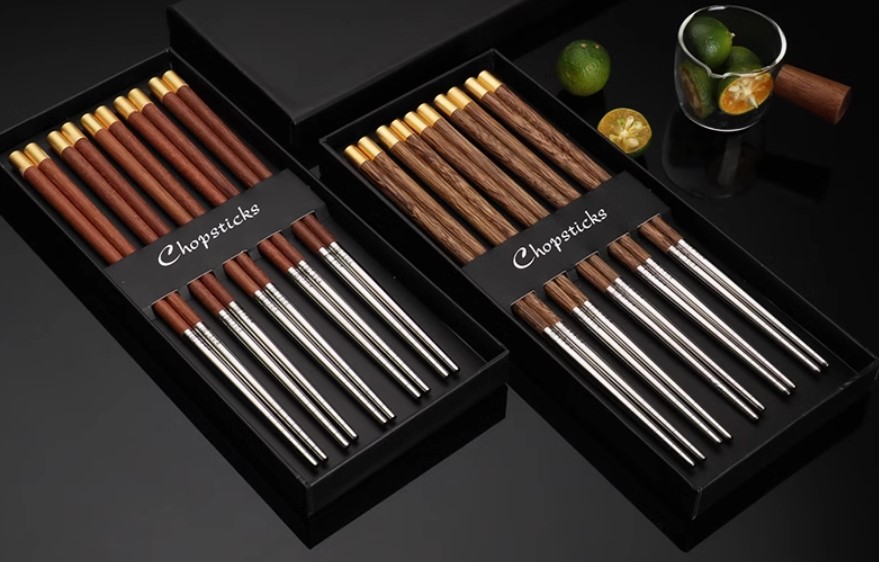 ตะเกียบไม้แท้ ผสมผสาน stainless แท้ 304 กันเชื้อรา กันไฟดูด ของขวัญ ของชำร่วย แบบพรีเมี่ยม 264066