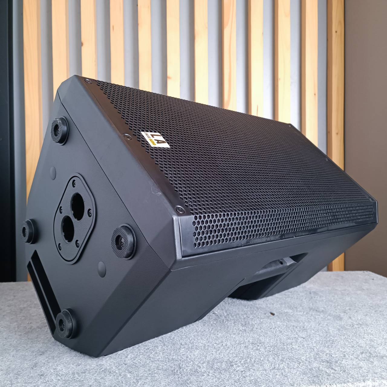 LINEAR AUDIO LA-30A V2 ตู้ลำโพง ACTIVE 12นิ้ว ตู้ลำโพง ACTIVE 12นิ้ว ผู้นำเข้าเดียวกับ MARANI ลำโพงแอคทีฟ ลำโพง เสียงกลาง ลำโพงมีเเอมป์ในตัว ผู้นำเข้าเดียวกับ MARANI LA 30A LA30A V2 เอไอ-ไพศาล