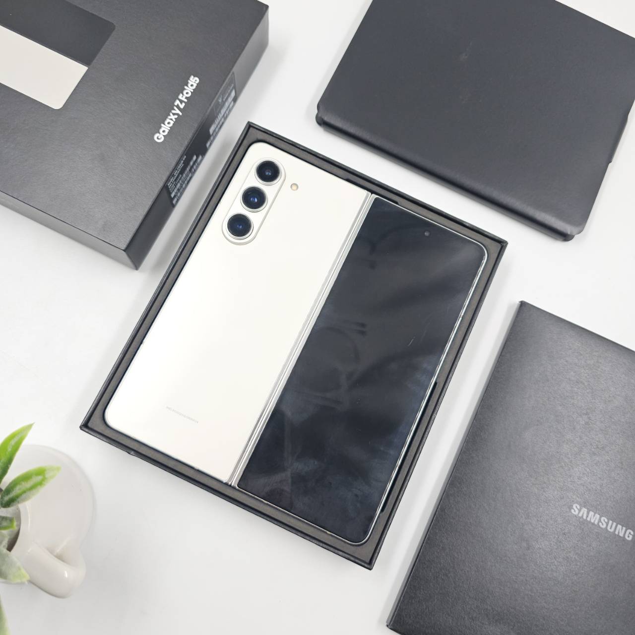 🐝🌻 Samsung Galaxy Z Fold5 (12+256GB) Cream (5G) 🌻🐝 ห้ามพลาด ‼️ Z Fold 5 จอใหญ่สะใจ เปิดพับลื่นๆ ราคาสุดคุ้ม 😘
