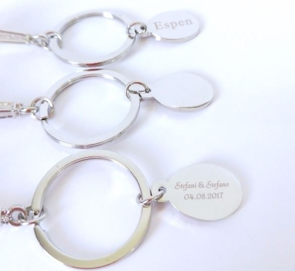 พวงกุญแจ หอไอเฟล ปารีส สีเงิน สามารถเลเซอร์ logo คู่บ่าวสาว บริษัท ของที่ระลึก งานแต่งงาน งานเลี้ยง งานรับปริญญา เก๋ ๆ 462309