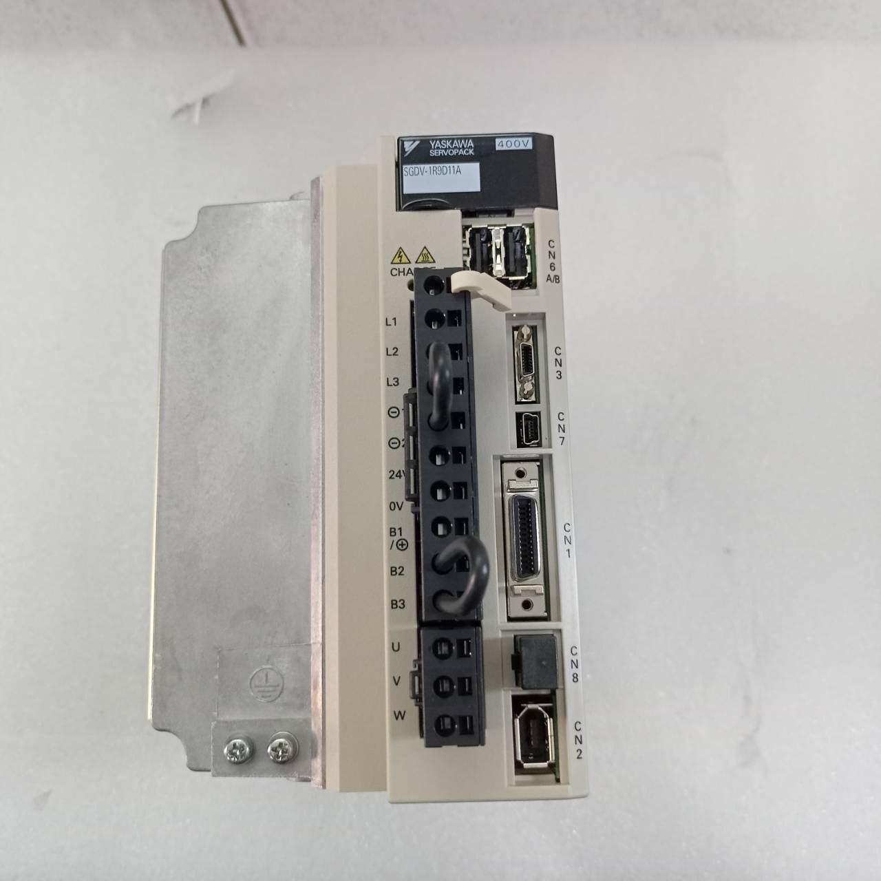 SGDV-1R9D11A SERVO DRIVE "YASKAWA"
