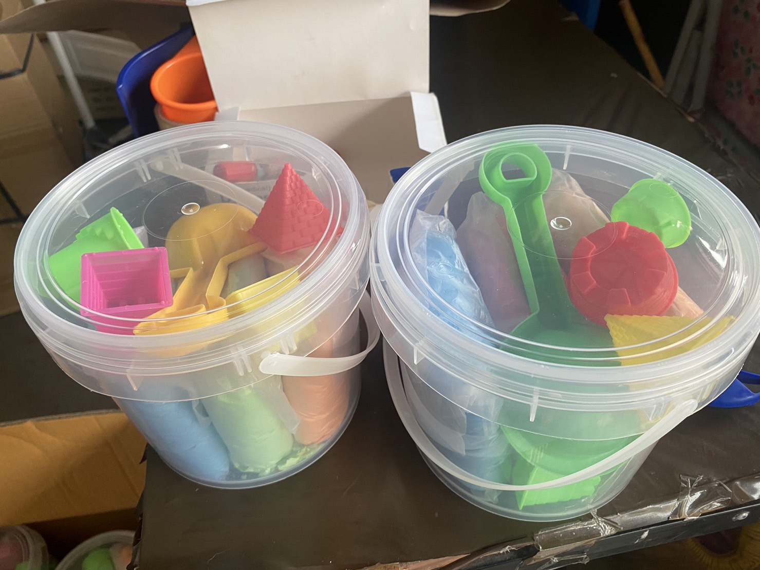 BR-153 ของเล่นเด็กทรายวิทยาศาสตร์ถังพร้อมแม่พิมพ์ ทรายแม่เหล็ก ปลีกถังละ