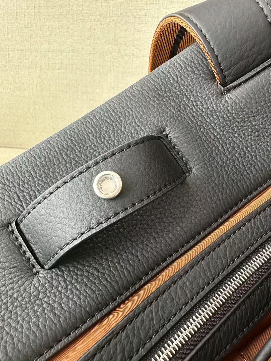 **do** กระเป๋าเดินทางหรือใส่เอกสาร Zegna BLACK DEERSKIN TOTE BAG หนังกวางนุ่ม สินค้าใหม่ ของแท้