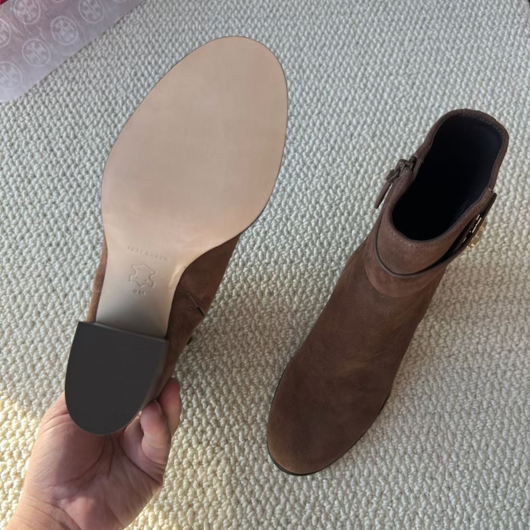 **do** รองเท้าหนังบู้ทสั้น Tory Burch T Lock High Heel Ankle Boots มี 2 สี สินค้าใหม่ ของแท้