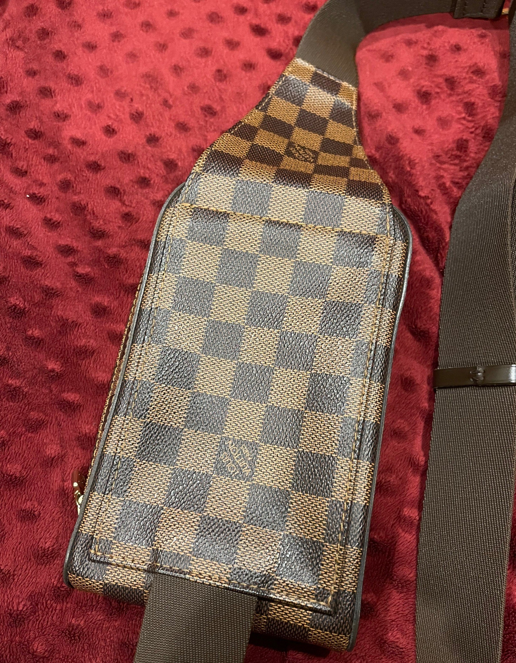 Louis Vuitton Damier Geronimos กระเป๋า คาด-อก รุ่นล่าสุด สภาพ 95% เหมือนใหม่