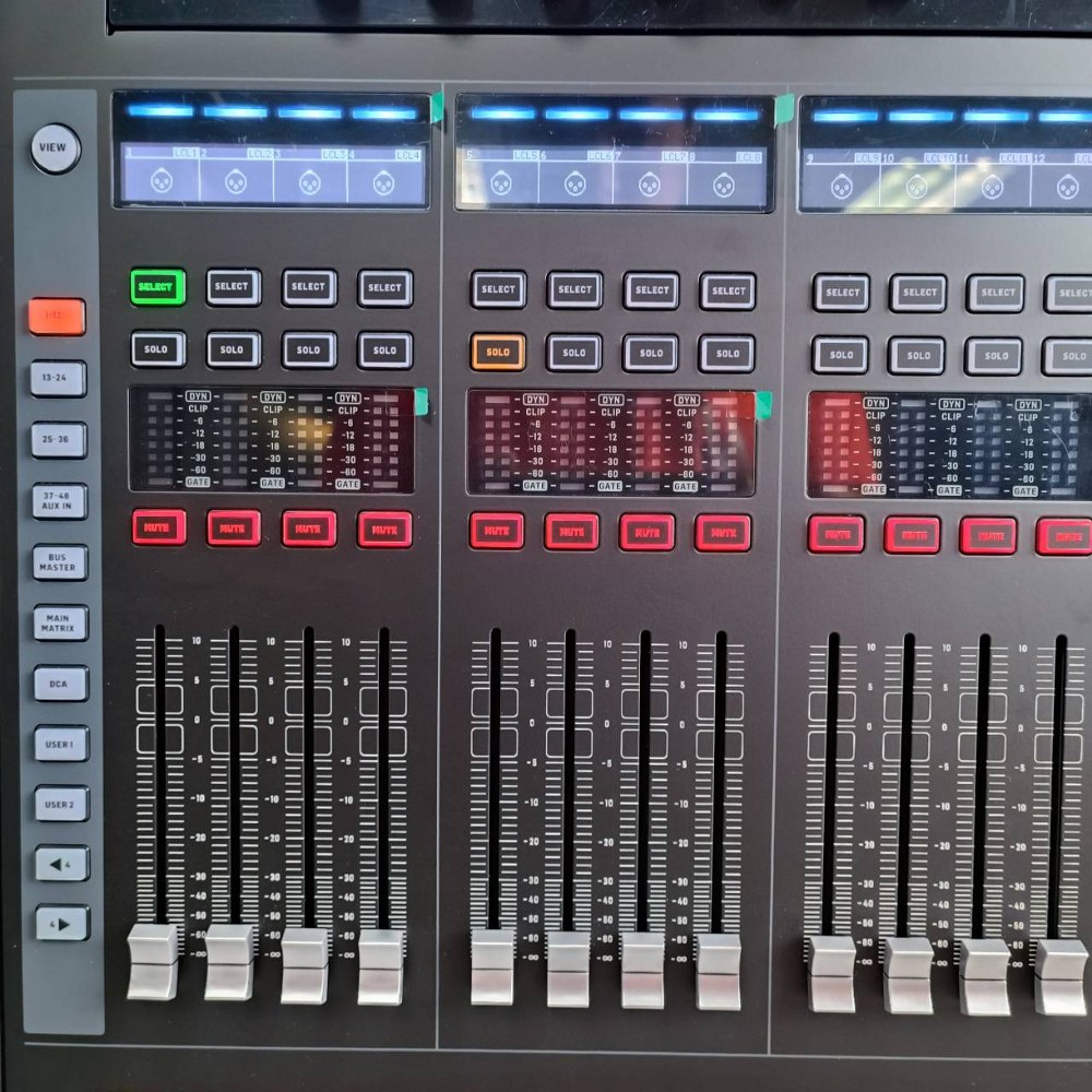 BEHRINGER WING COMPACT mixer สีดำ มิกซ์ดิจิตอลแบบมีหน้าบอร์ด 48 แชนแนล 28 บัส มิกเซอร์ มิกเซอร์ดิจิตอล เอไอ-ไพศาล