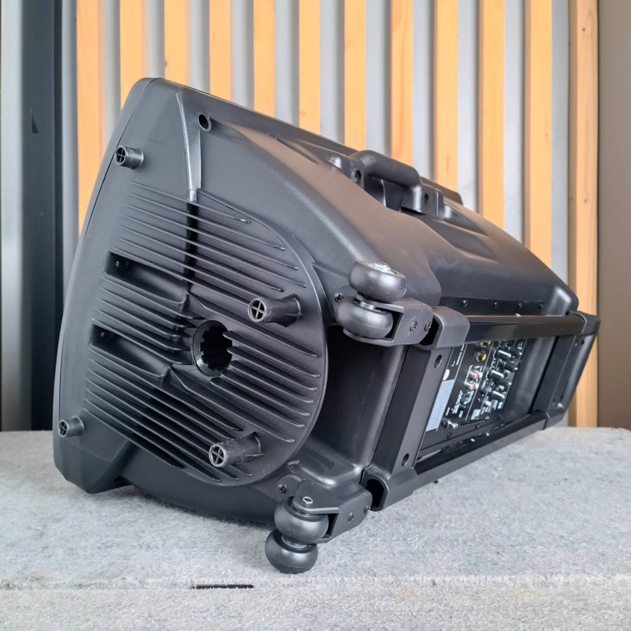 BIK USK15V ตู้ลำโพง15นิ้ว มีขยาย ไมค์ลอย2ตัว รับสัญญาณบลูทูส ชาร์จแบตได้ USK 15 V USK-15V ตู้ลำโพงอเนกประสงค์