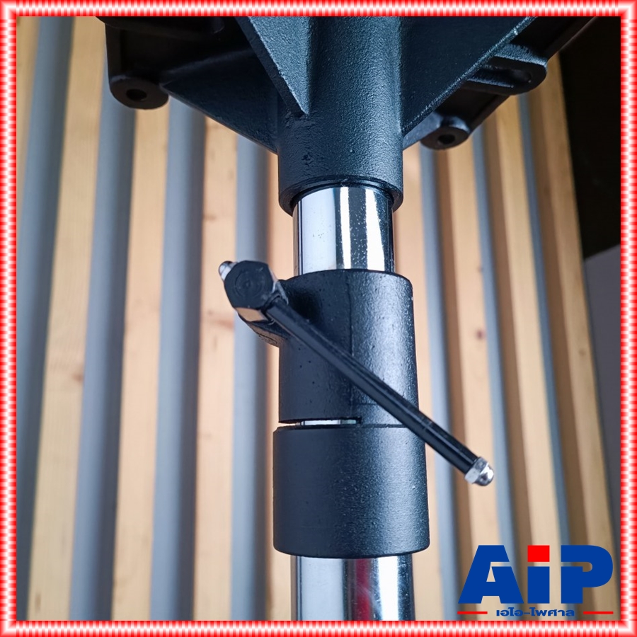 ขาตั้งตู้ลำโพงเหล็กชุบโครเมียม ST-1200 สามารถปรับระดับความสูงได้ 110-225 เซนติเมตร ขนาดกระบอก 35 มิลลิเมตร พร้อมตัวทดให้เป็นขนาด 38 มิลลิเมตร ST 1200 ST1200 เอไอ-ไพศาล