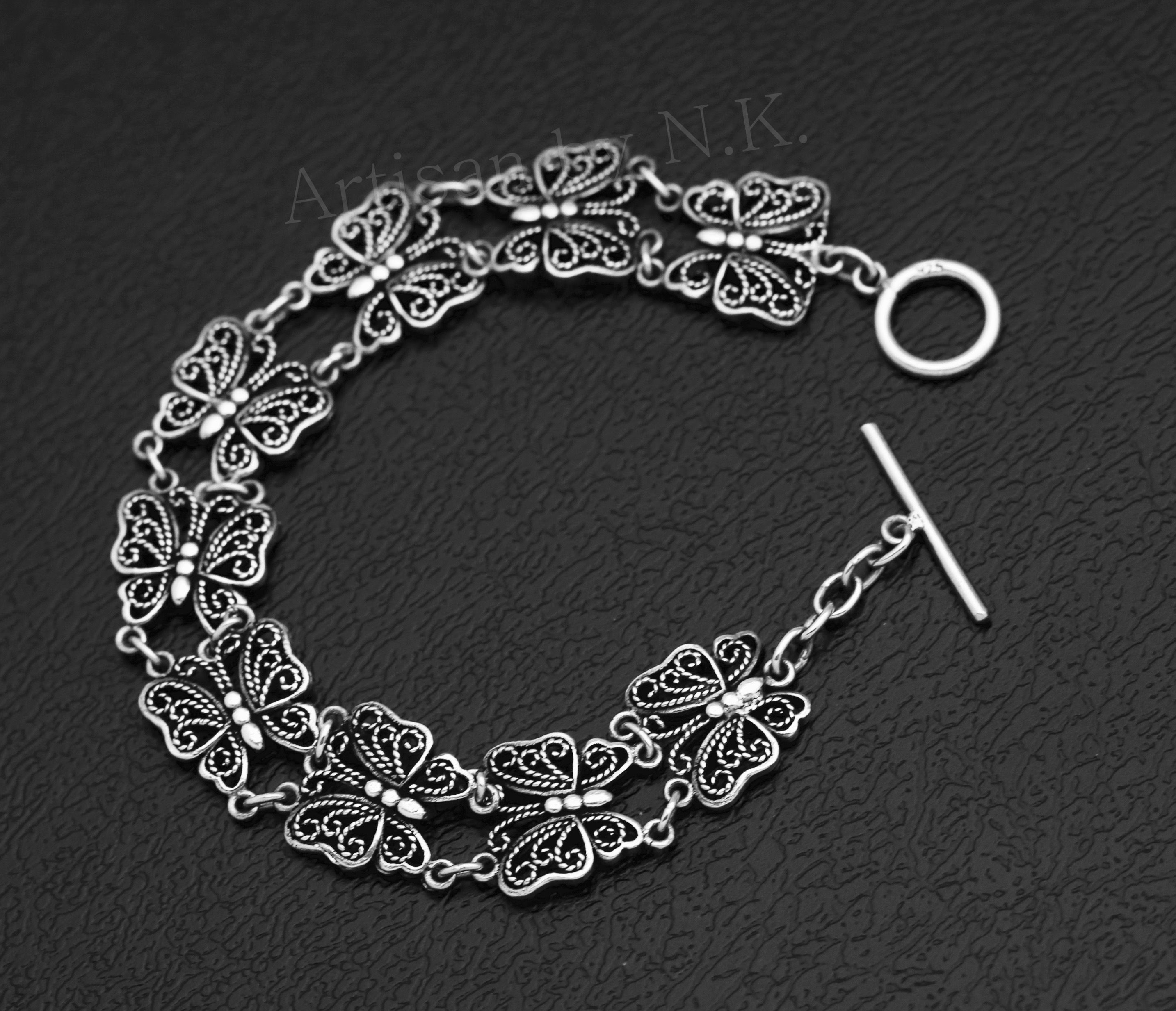 สร้อยข้อมูลผีเสือทำจากเงินแท้ (Silver bracelet)