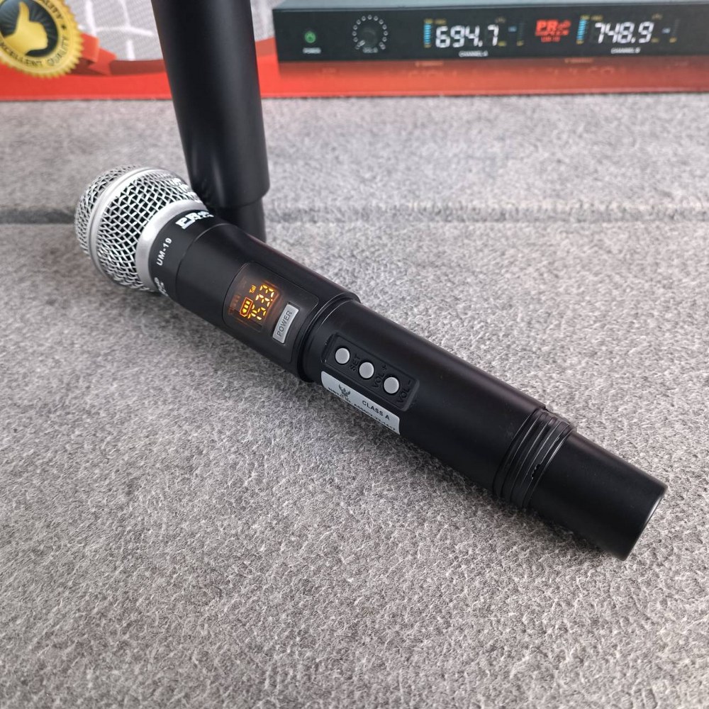 ความถี่ใหม่ กสทช PRO PLUS UM19 ไมค์ลอยคู่ UHF ปรับความถี่ได้ UM 19 proplus UM-19 ไมโครโฟนไร้สาย Wireless Microphone ไมค์ ไมโครโฟน ไมค์ถือ โปรพลัส ไมค์ด้ามอลู เอไอ-ไพศาล +++