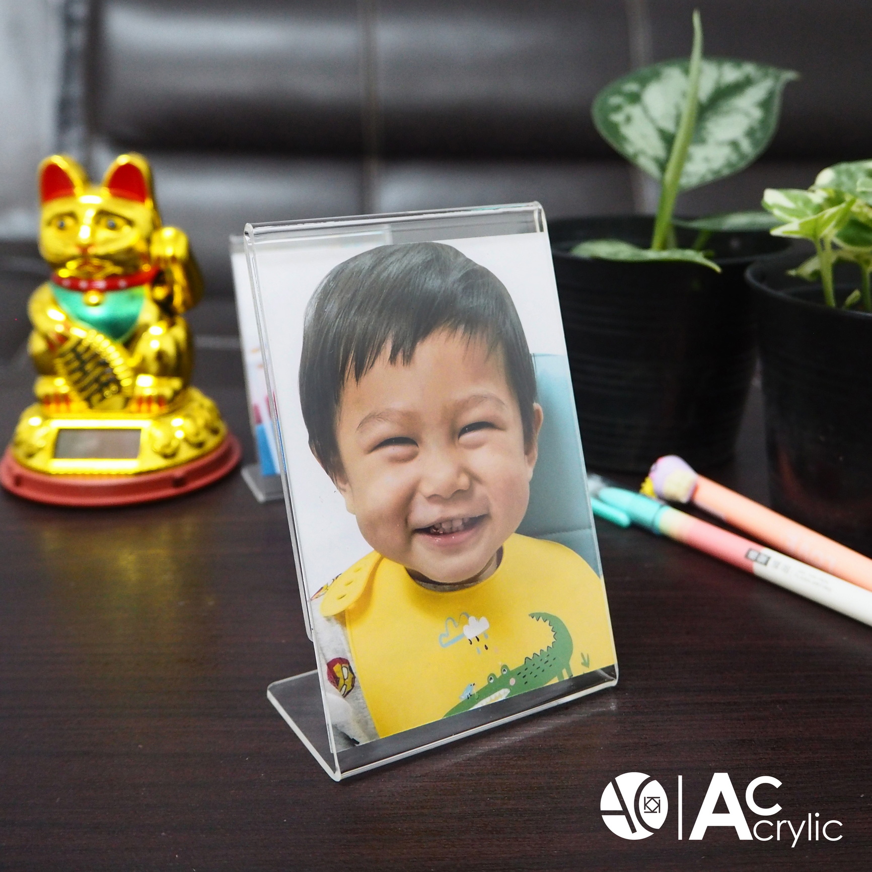 ป้ายตั้งโต๊ะ ป้ายอะคริลิค A7 แนวตั้ง 7.5x11 cm อะคริลิค โชว์กระดาษ 1 ด้าน ทรง L Acrylic (A7)