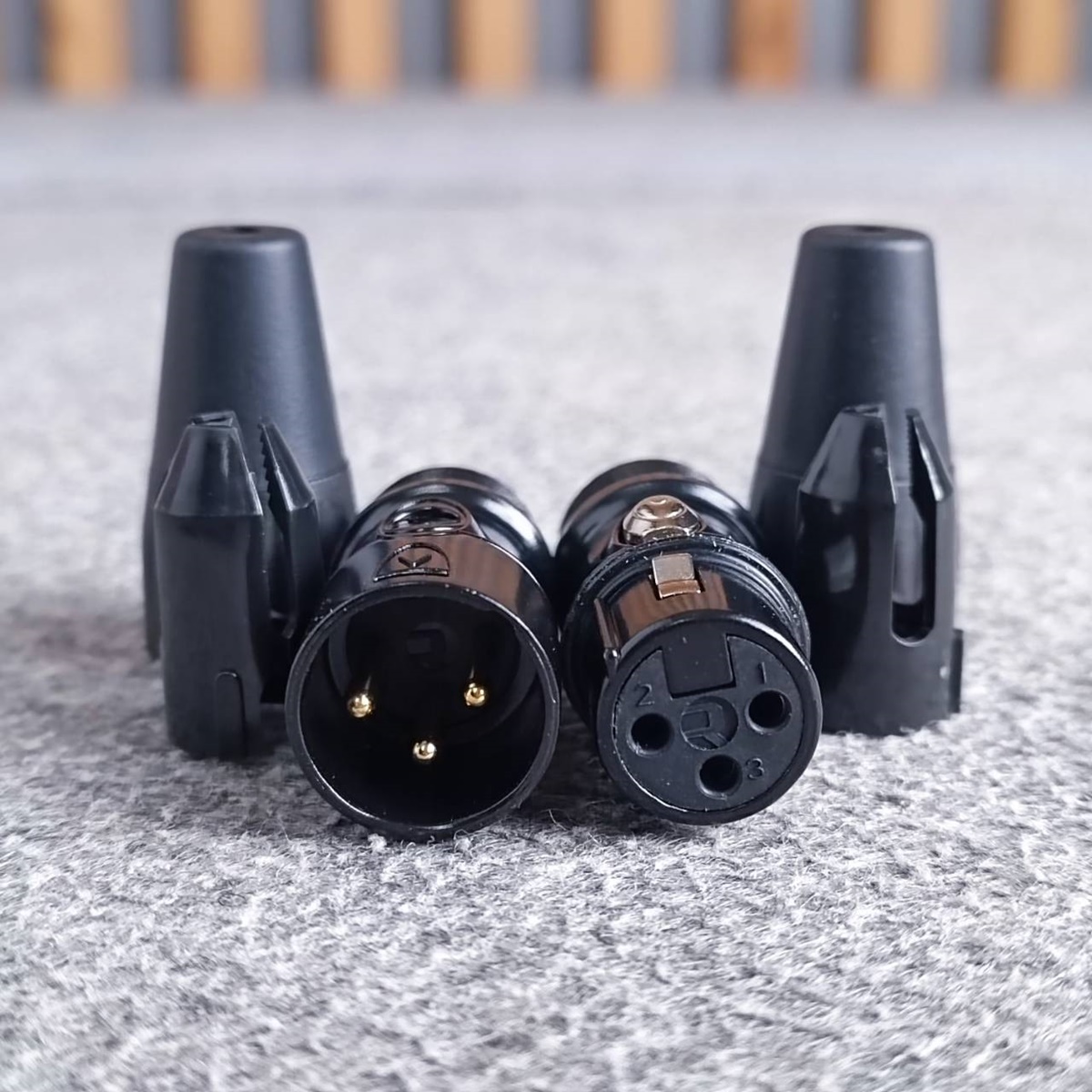 (1คู่ ผู้+เมีย) สีดำ REAN XLR ตัวผู้ + XLR ตัวเมีย RCX3F-M-012-1 + RCX3M-M-012-1 by NEUTRIK เอไอ-ไพศาล
