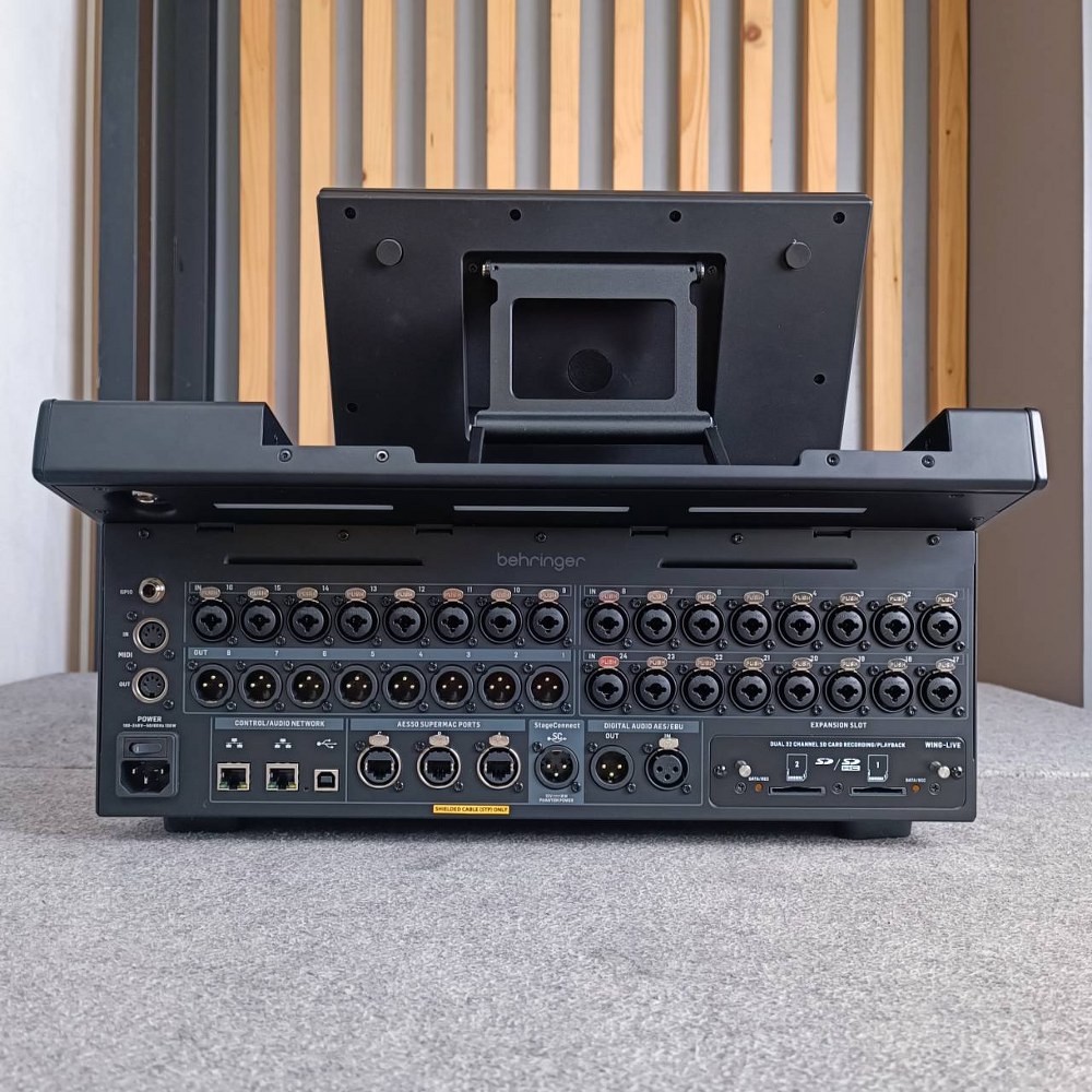 BEHRINGER WING COMPACT mixer สีดำ มิกซ์ดิจิตอลแบบมีหน้าบอร์ด 48 แชนแนล 28 บัส มิกเซอร์ มิกเซอร์ดิจิตอล เอไอ-ไพศาล