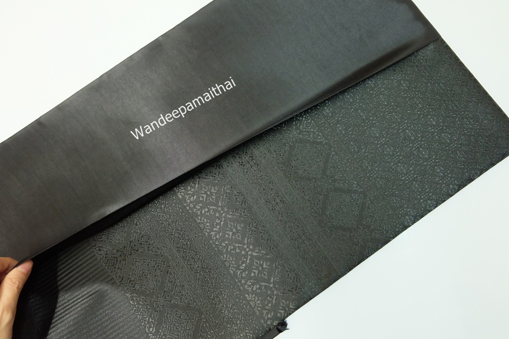 ผ้าไหมเกษตรตัดชุด สีดำ