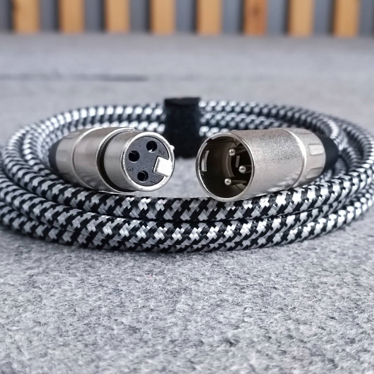 6เมตร KIRLIN MW-480 BKB สายไมค์ XLRผู้-เมีย แบบถัก 6เมตร 24awg .สายสัญญาณ CANNON ผู้ ออก CANNON เมีย สาย บาลานซ์ เอไอ-ไพศาล