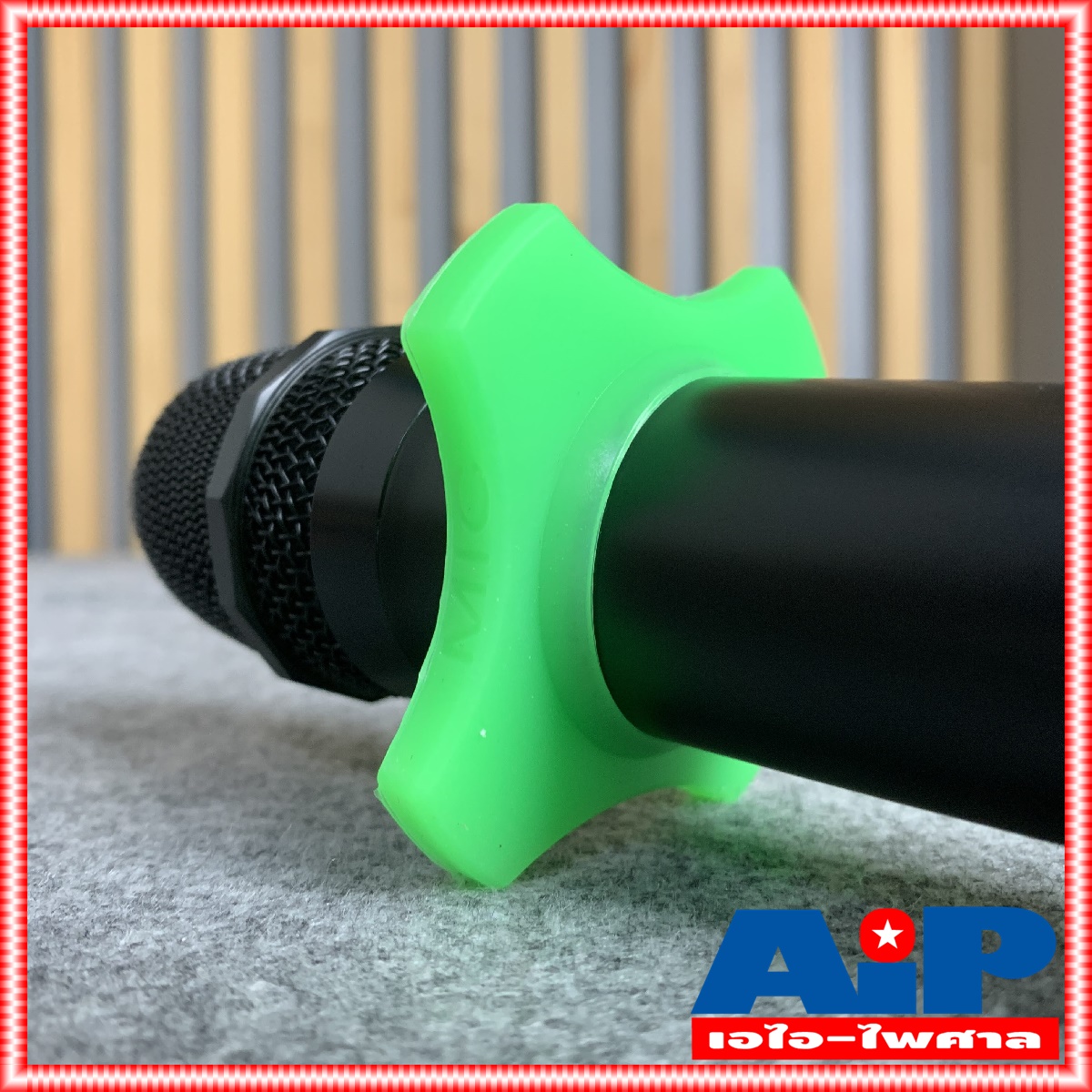 ที่รองไมค์กันกลิ้ง เหลี่ยมใหญ่ V-401 สีเขียว ที่รองไมค์ กันกลิ้ง กันกลิ้งไมค์เหลี่ยมใหญ่สีเขียว ใส่ได้ทั้ง ไมค์ลอย / ไมค์สาย