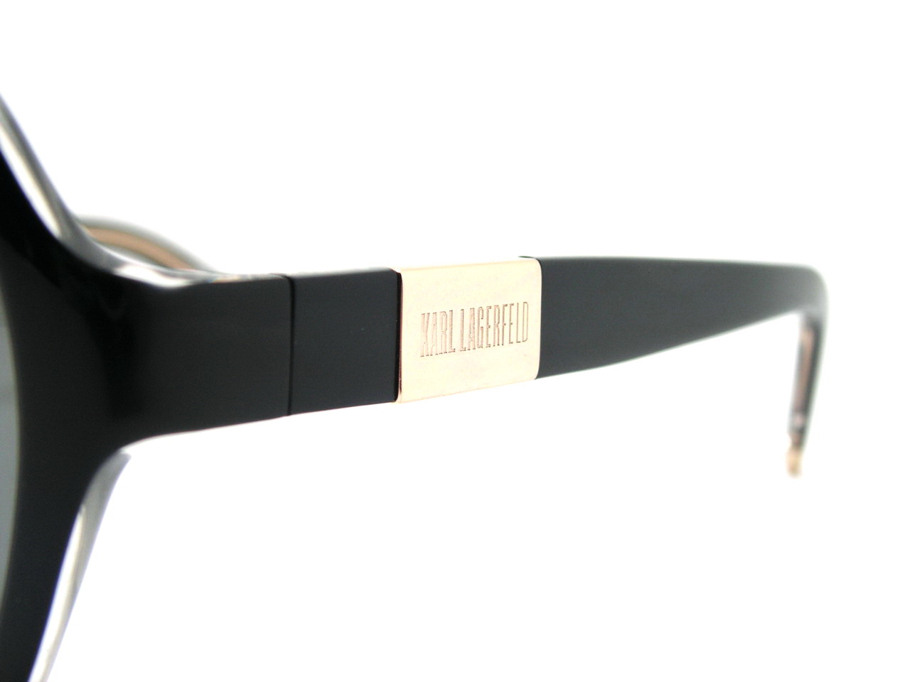 หมดแล้วค่ะ+++แว่นกันแดด Karl Lagerfeld !!!สวยเก๋สุดๆไปเลยค่ะ ของแท้100%และถูกสุดๆ ส่งตรงจากUS.ค่ะ