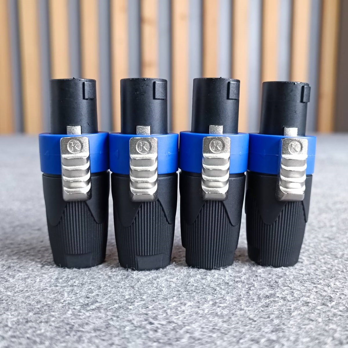 แพ็ค4ตัว สีน้ำเงิน KANE COPPER2 speakon ตัวผู้ สีน้ำเงิน ปลั๊กสเปคคอน 4ขั้ว สเปคคอนตัวผู้ สเปคคอนตู้ลำโพง เอไอ-ไพศาล