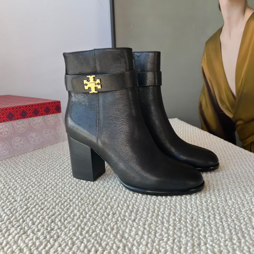 **do** รองเท้าหนังบู้ทสั้น Tory Burch T Lock High Heel Ankle Boots มี 2 สี สินค้าใหม่ ของแท้