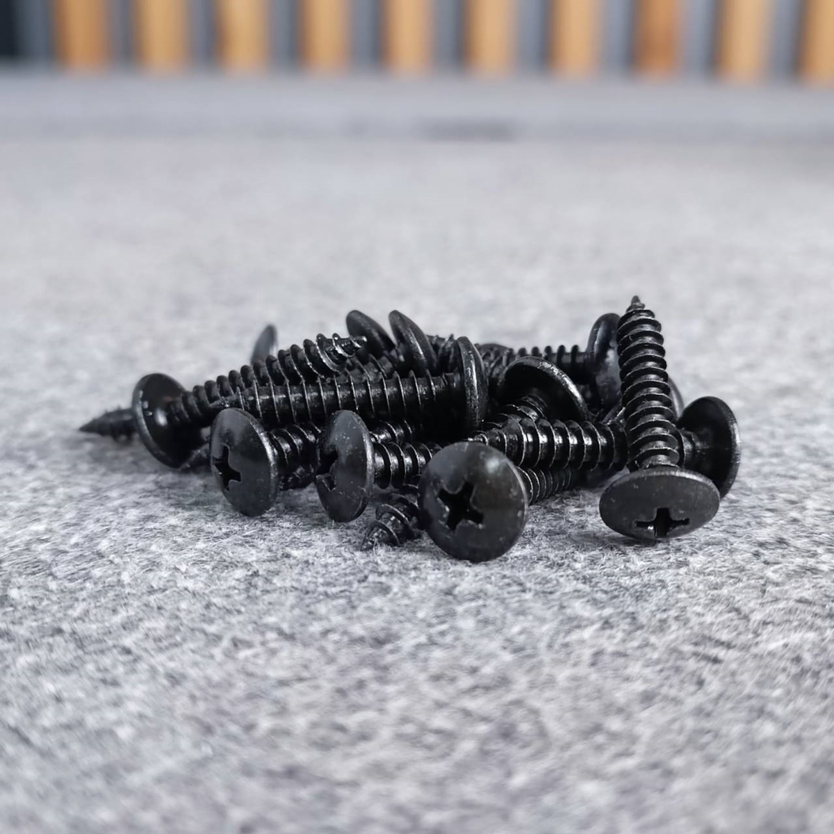 ถุง20ตัว สกรูTHดำ 10X1" น็อตประกอบตู้ลำโพง สกรูเกลียวปล่อย น็อต1นิ้ว น็อตเกลียวปล่อย สกรูหัวกลม น็อตหัวกลมดำ เอไอ-ไพศาล