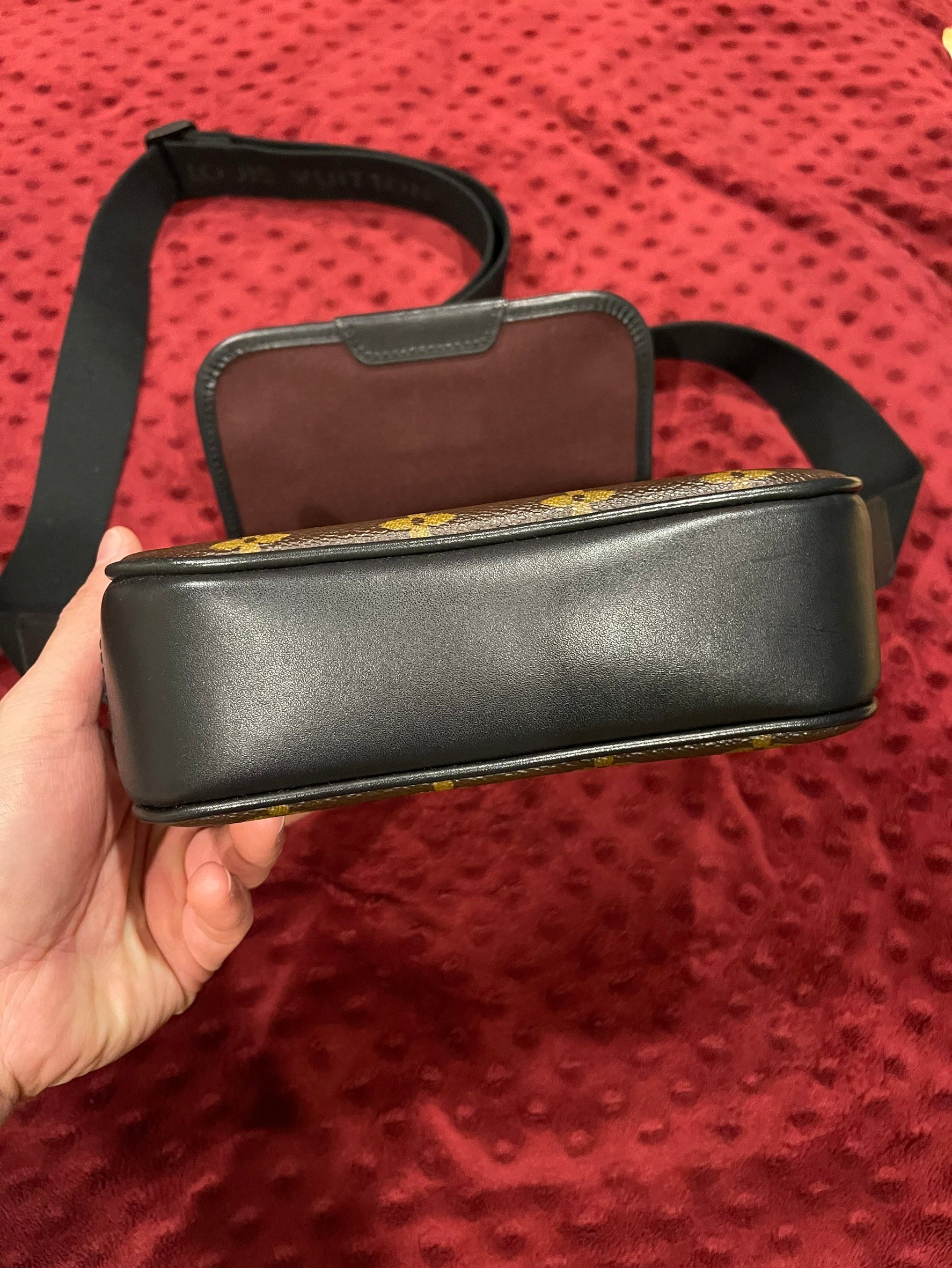 Louis Vuitton Bass Macassar Monogram ขนาด PM เหมือนใหม่ สภาพ 90 %