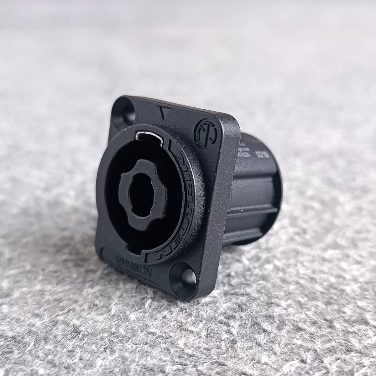 *ของแท้* NEUTRIK NL4MPXX แจ็ค SPEAKON ตัวเหลี่ยม สเปคคอนติดแท่น NL 4 MP สเปคคอนตัวเมีย เหลี่ยม สเปคคอนตัวเหลี่ยม ติดแท่น เอไอ-ไพศาล