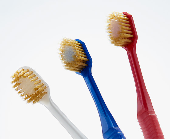 คนญี่ปุ่นยกนิ้ว!!!Ebisu Premium Care Toothbrush 6-row Compact Normal 52 แปรงสีฟันหัวแปรงกว้างถูกสร้างขึ้นด้วยแนวคิดที่ว่าใครๆ ก็สามารถแปรงฟันได้อย่างง่ายดายและมีประสิทธิภาพ โดยไม่ต้องเรียนรู้เทคนิคการแปรงฟันที่ยากๆ