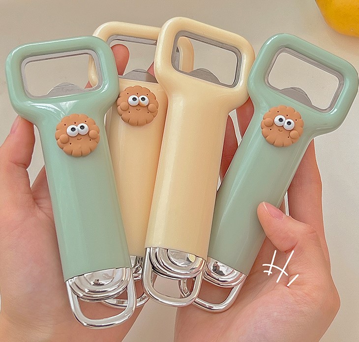 ที่เปิดขวด สไตล์มินิมอล สีครีม สีเขียว ติด คุ้กกี้ การ์ตูน น่ารัก ๆ ของชำร่วย งานแต่งงาน สไตล์มินิมอล 241046