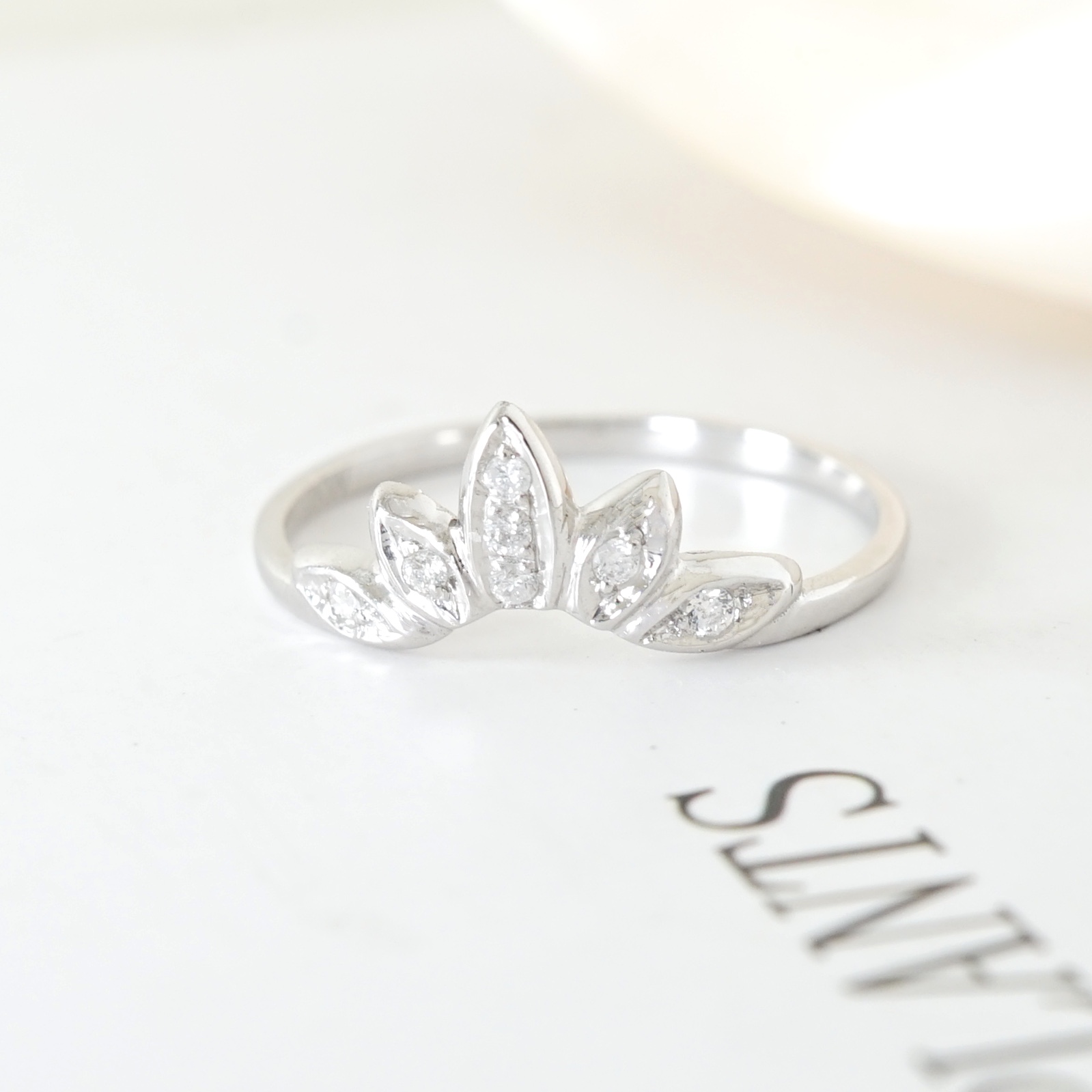 Princess Crown Diamond Ring น้องแหวนมงกุฎเพชรสุดน่ารัก สาวๆที่รักความโดดเด่น แฝงด้วยความหวาน ห้ามพลาดเลยค่ะ 🤗💕