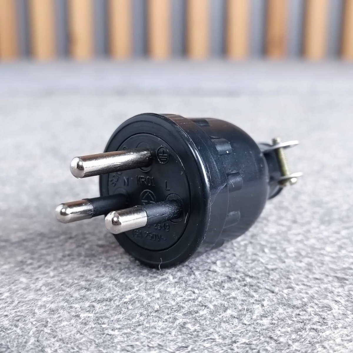 SOKAWA S-312 ปลั๊กตัวผู้ยาง3ขา มี มอก. ปลั๊กยางตัวผู้ 3ขา 16A 250V ทองเหลืองอย่างดี ปลั๊กยางกลมมีห่วง แบบต่อสายไฟ เอไอ-ไพศาล