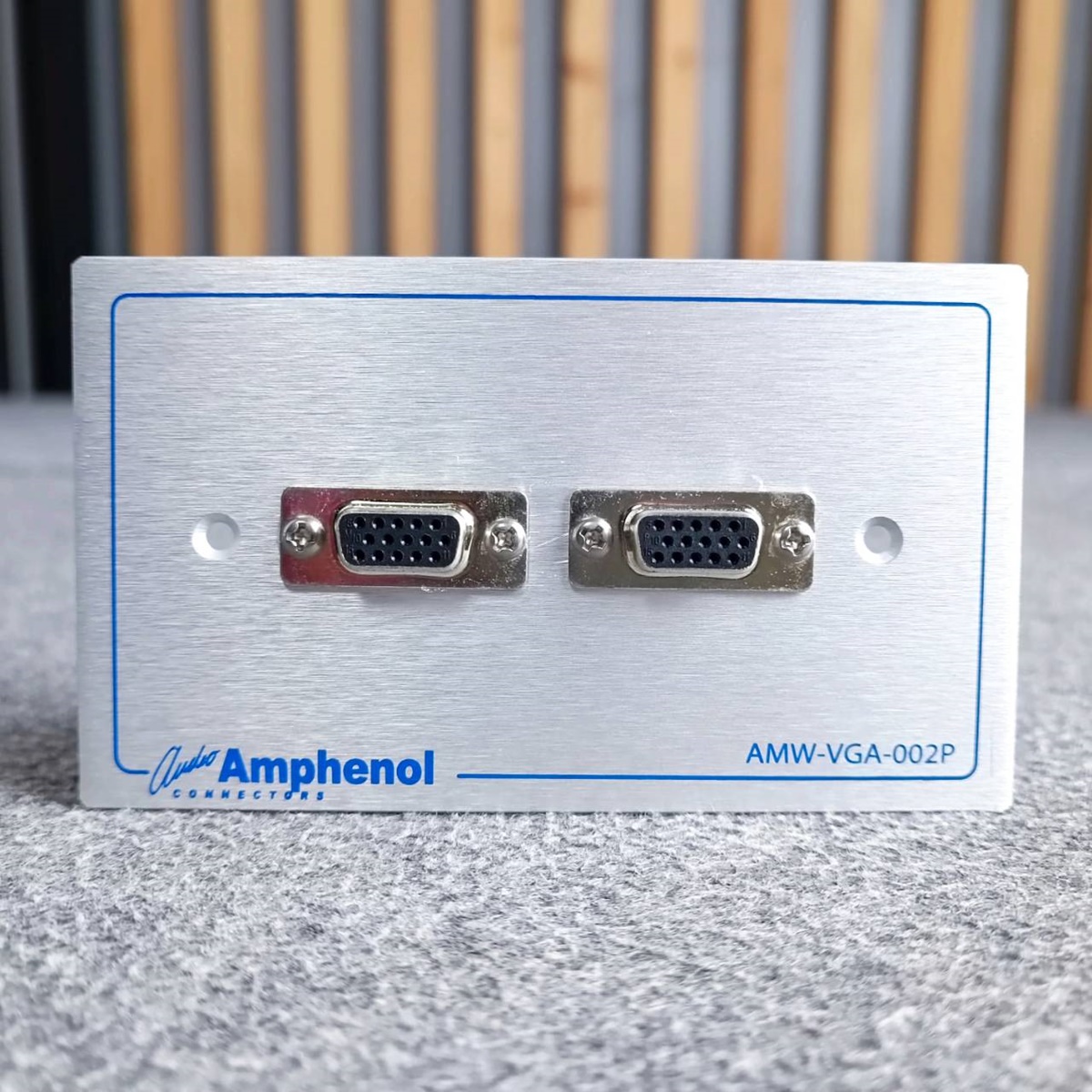 (1ชุด) AMPHENOL AMW-VGA-02P ชุดขั้วต่อ VGA ตัวเมีย 2 จุด Video Outlet Panel Aluminium With VGA 2 Port แผ่นสแตนเลส เอไอ-ไพศาล