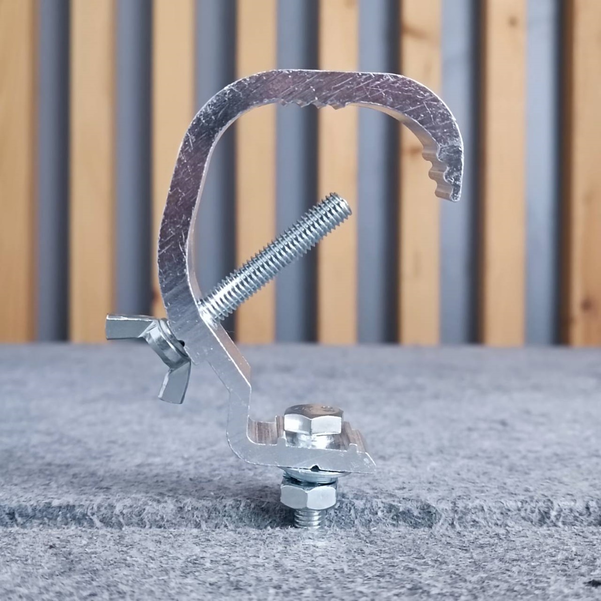 CLAMP-1 แค้มเดี่ยว ตะขอแขวนโคมไฟแบบเกี่ยว แค้มยึดไฟพาร์ ตะขอเกี่ยวไฟเวที ไฟPAR เอไอ-ไพศาล