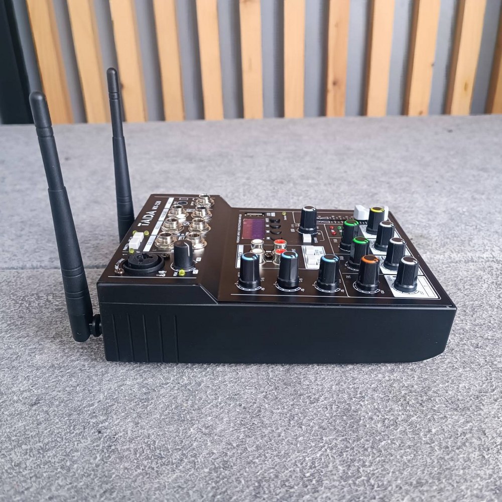 TADA MX-220 mixer พร้อมไมค์ลอย2ตัว ธาดา รุ่น MX 220 MX220 มิกเซอร์พร้อมไมค์ลอยคู่ มิกเซอร์ EQ ปรับโทนเสียง เอไอ-ไพศาล