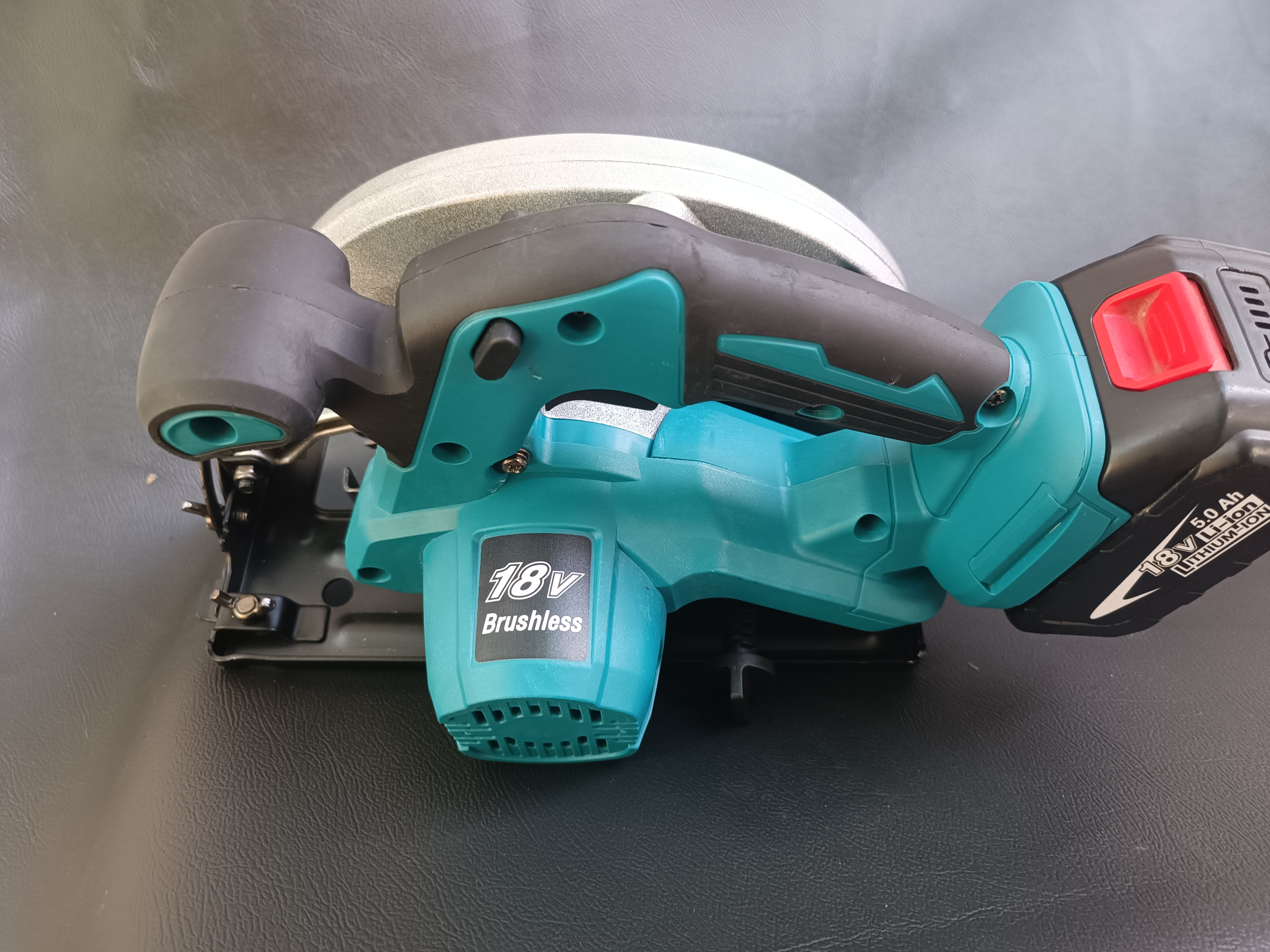 เลื่อยวงเดือน 18V 7" Brushless Motor ไร้แปลงถ่าน ใช้รวมกับแบตจีนทรงมากีต้า ได้เลย แถมใบเลื่อย ไม่รวมแบต