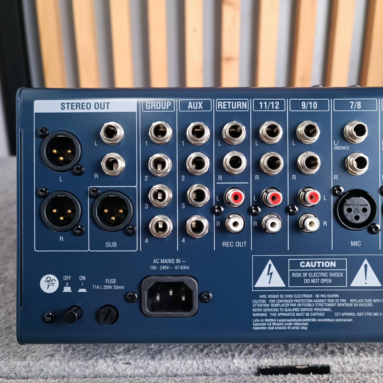 PROEUROTECH SQ-12FX MIXER มิกเซอร์ เอฟเฟคแท้ เครื่องปรับแต่งเสียง โปร ยูโรเทค SQ 12FX SQ12FX เอไอ-ไพศาล
