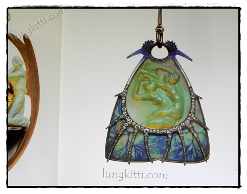 The Jewels of LALIQUE 023872
