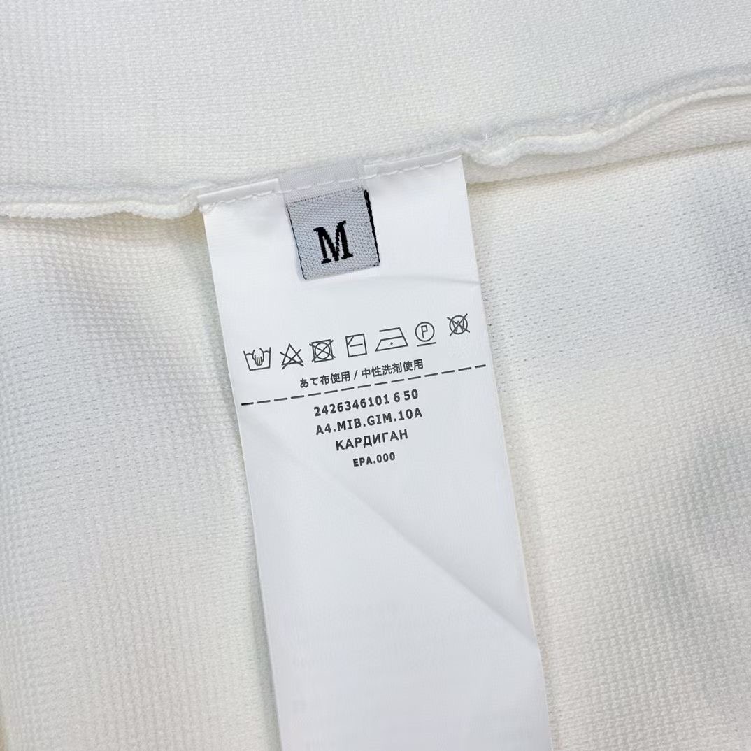**do** เสื้อคาดิแกน Max Mara มี 2 สีให้เลือก สินค้าใหม่ ของแท้