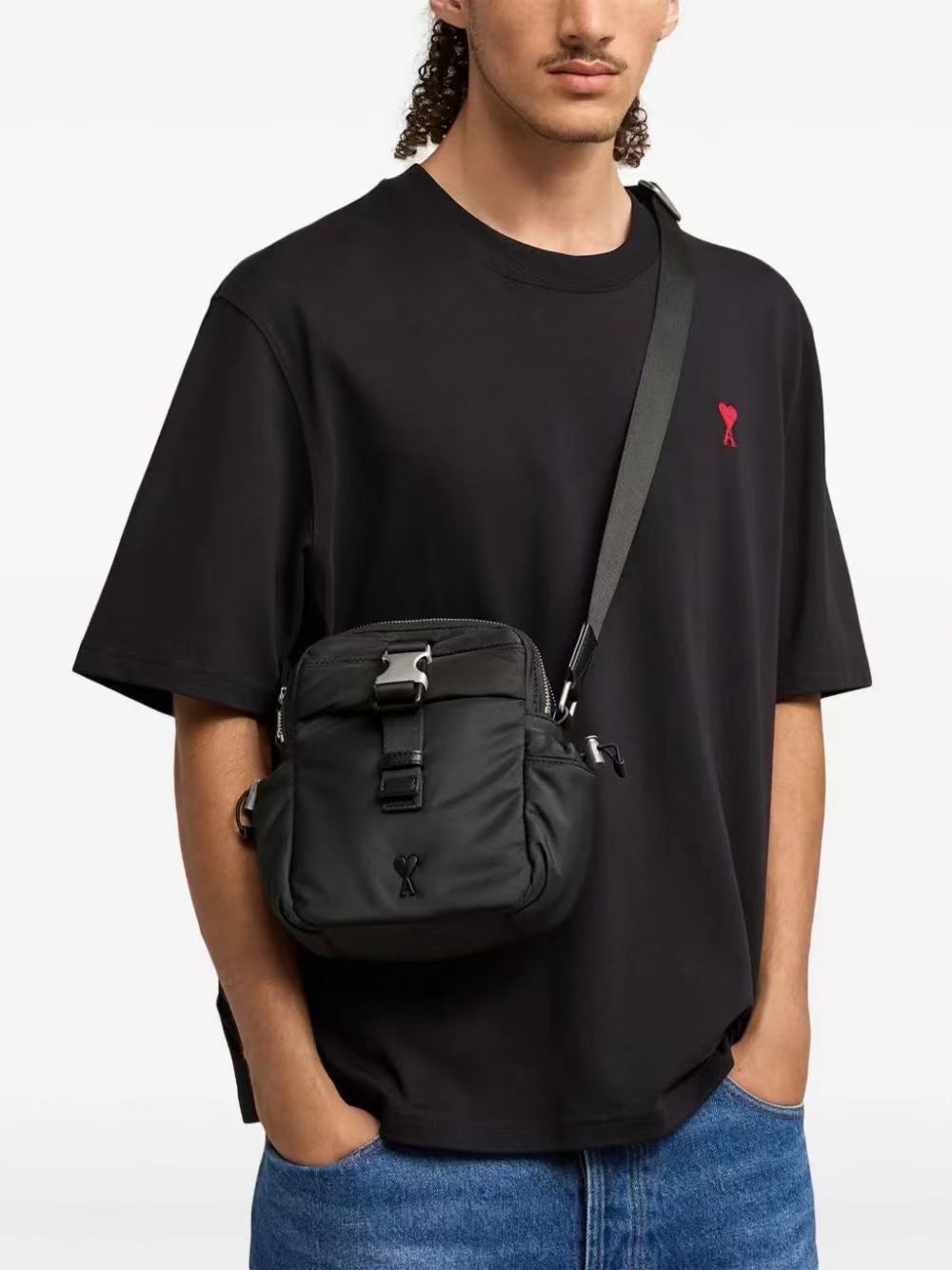 **do** กระเป๋า Ami De Coeur Crossbody Pocket Bag สินค้าใหม่ ของแท้