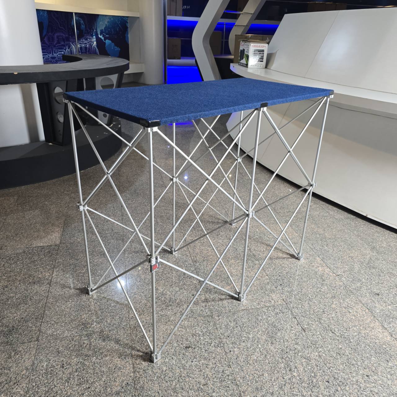 ลดล้างสต็อค เวทีQUIKFRAME PRO DF1x2 60x116สูง103 โต๊ะ เวที เวทีสำเร็จรูป เวทีอเนกประสงค์ เวทีพับอเนกประสงค์ เอไอ-ไพศาล