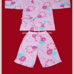 ชุดจินเบอิสำหรับผู้ใหญ่ หรือชุดลำลองญี่ปุ่น พื้นสีชมพูลายกุหลาบชมพูฟ้า