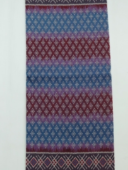 ผ้าถุงไหม ผ้าซิ่นไหม ผ้ามัดหมี่ย้อมคราม ขนาด 2 หลา